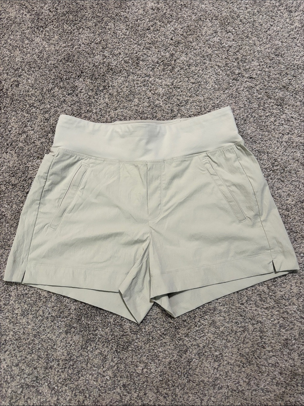 Athleta Trekkie Shorts size 4